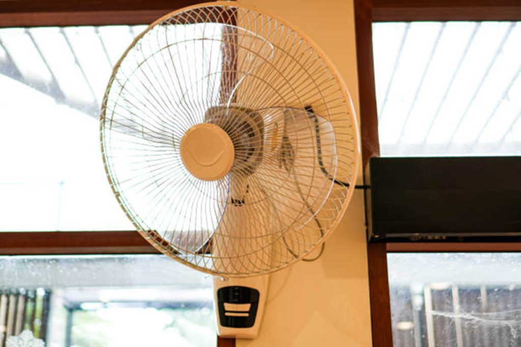 BLDC wall fan with remote (Duoben Intelligent)