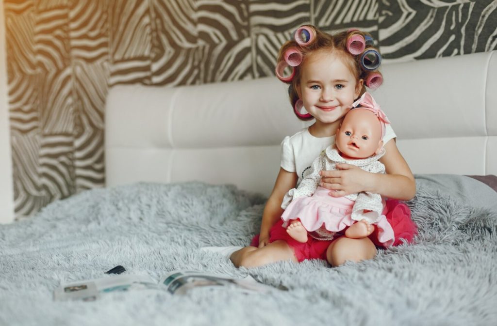 reborn toddler dolls full body silicone (Reborn Dolls); trendy outfit designer for summer season (Yinghou Clothing)